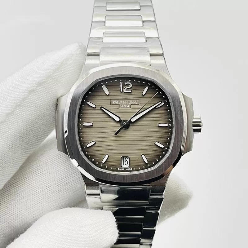 パテック・フィリップ ノーチラス  Patek Philippe NAUTILUS スーパーコピー 時計 7118/1A-011[1284]