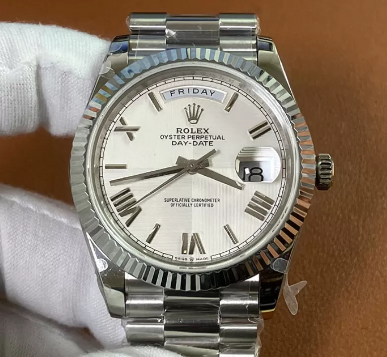 2025ロレックスコピー 228239デイデイトおすすめの逸品 40mm シルバーローマ 自動巻き[827]